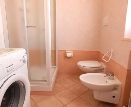 N28 Ampio Trilocale Con Terrazzo Vista Mare Нумана